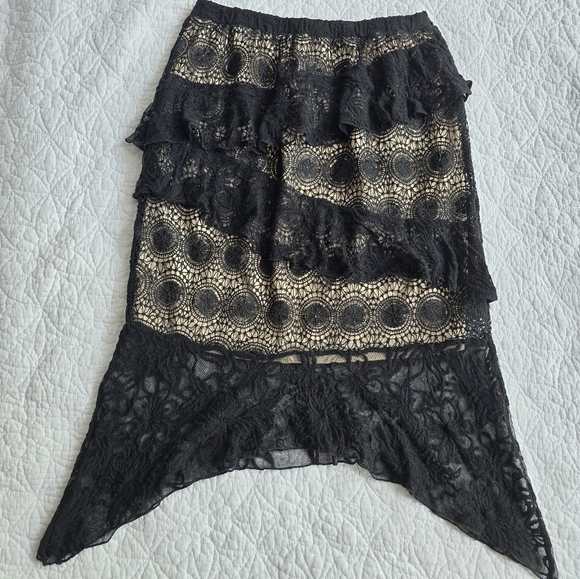 Adiva Crochet And Lace Ruffle Black Skirt With Curve Pointed Hem - Picture 8 of 10